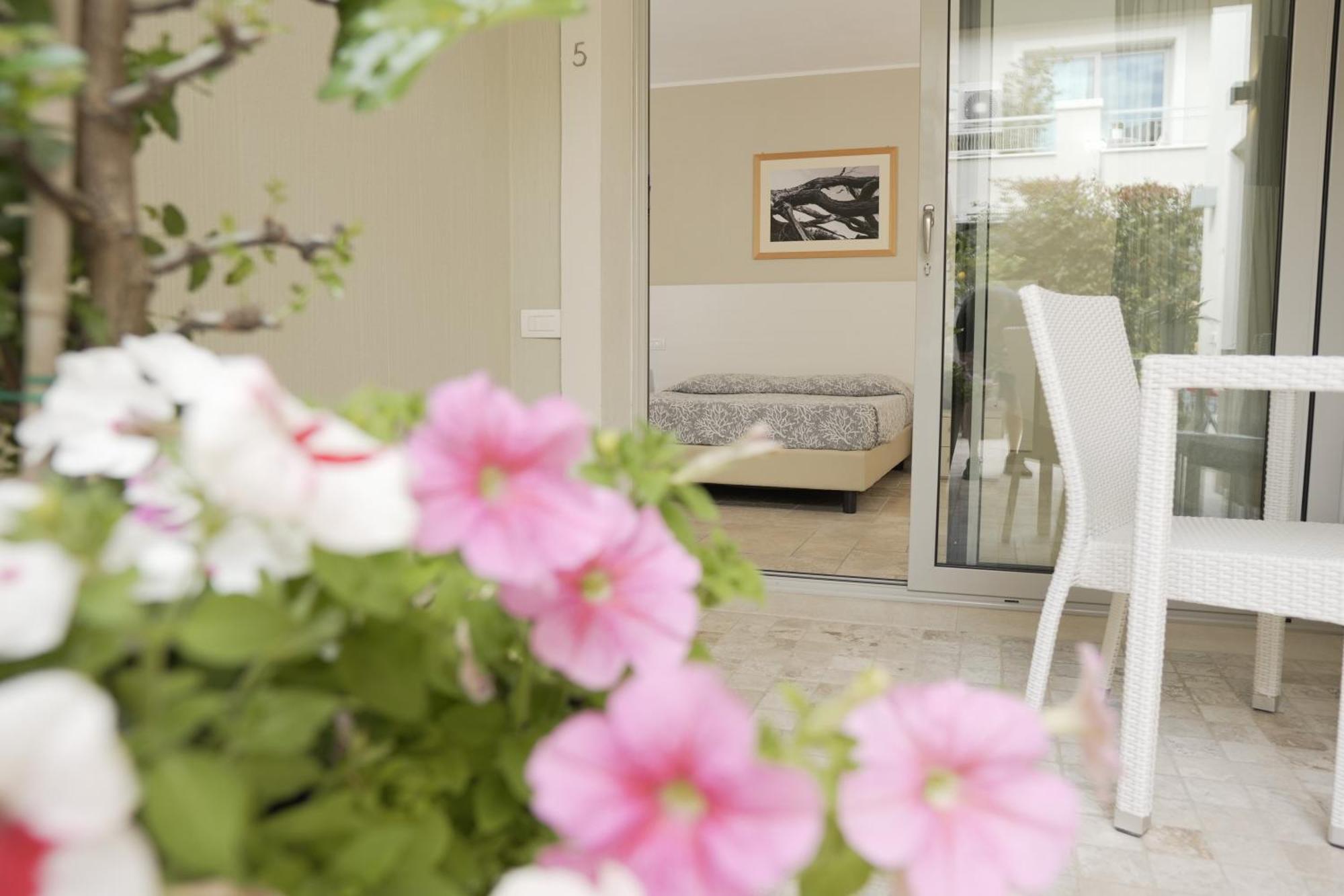 Domu Noa Hotel Villasimius Luaran gambar